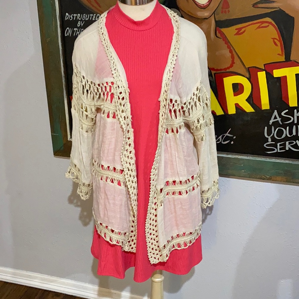 Evelyn K New York Anthropologie Cream Kimono